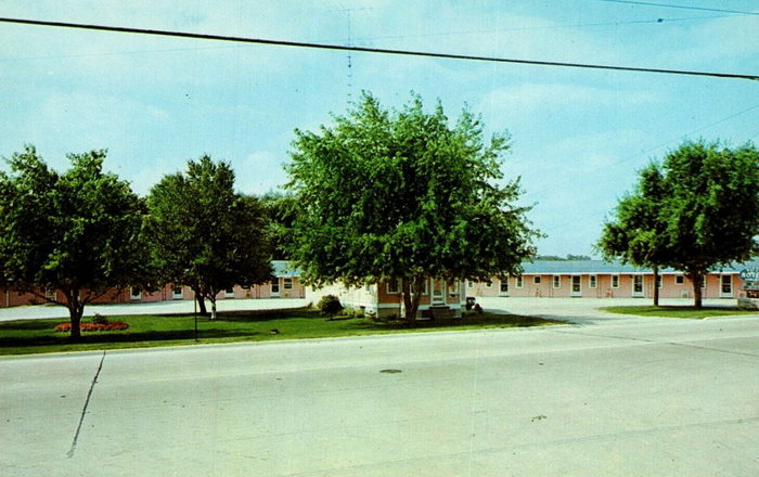 Ritz Motel (Birch Haus Motel) - Old Postcard Photo
